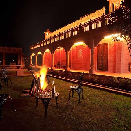 Stayvista At Pink Palace Rajasthani Decor Ooty Exterior photo