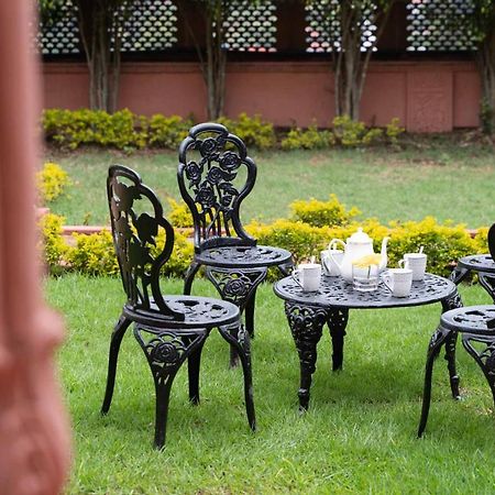 Stayvista At Pink Palace Rajasthani Decor Ooty Exterior photo