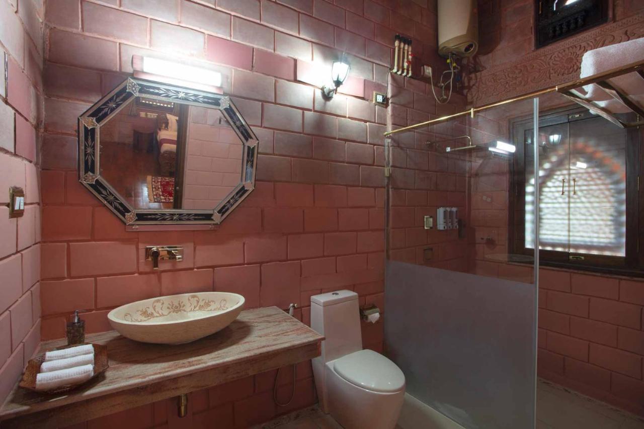 Stayvista At Pink Palace Rajasthani Decor Ooty Exterior photo