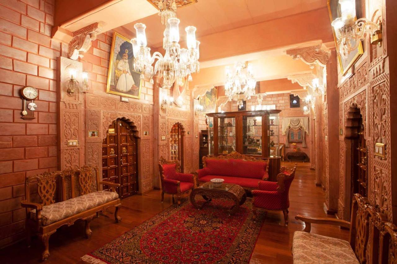 Stayvista At Pink Palace Rajasthani Decor Ooty Exterior photo