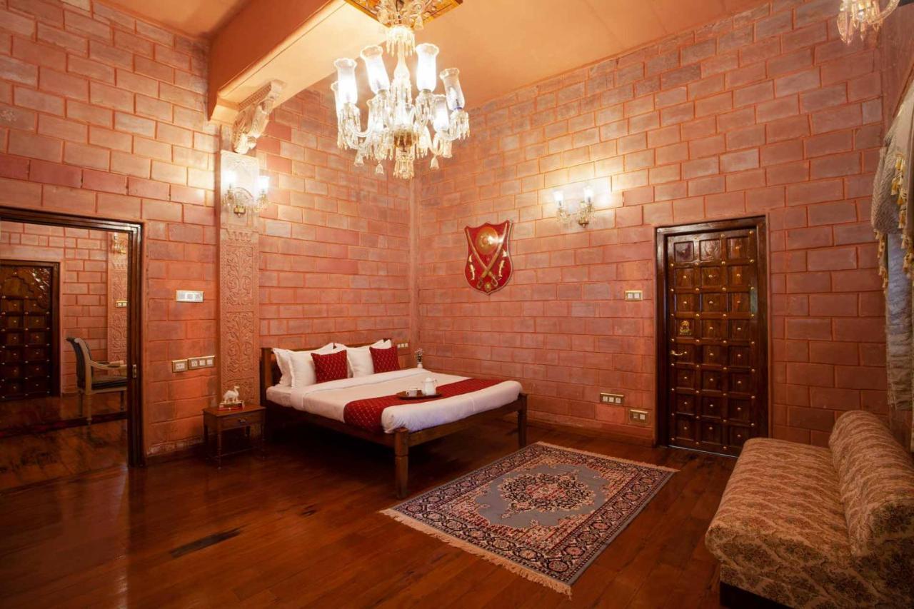 Stayvista At Pink Palace Rajasthani Decor Ooty Exterior photo