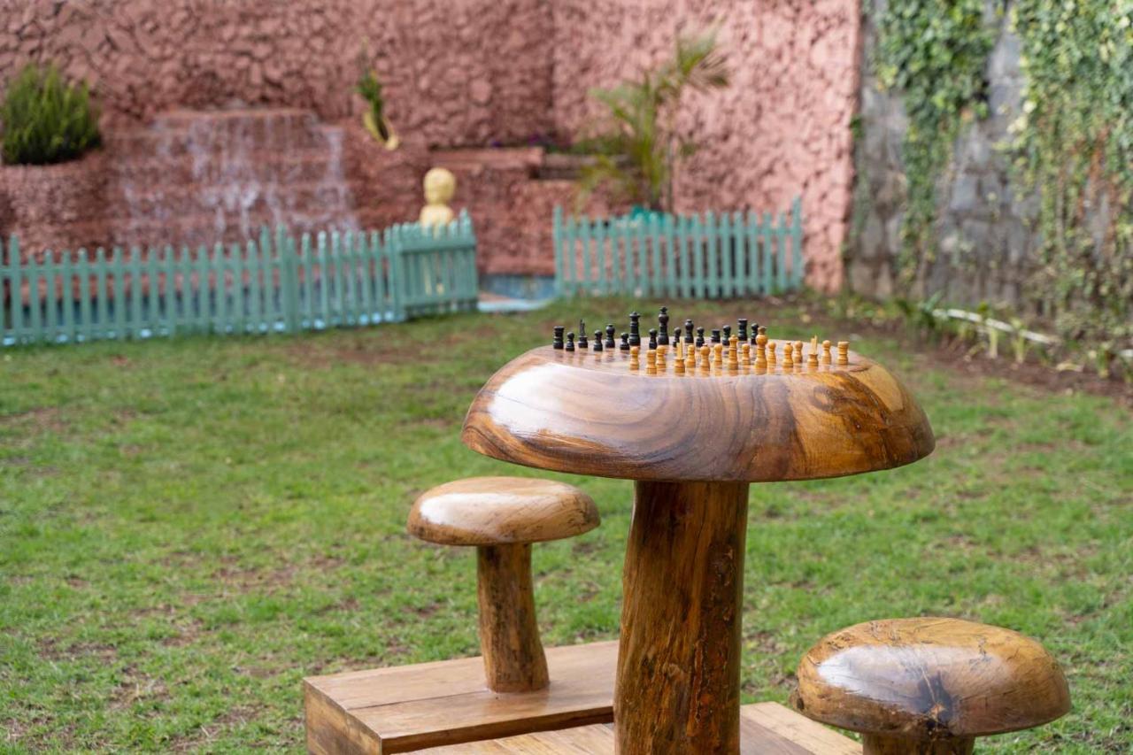 Stayvista At Pink Palace Rajasthani Decor Ooty Exterior photo